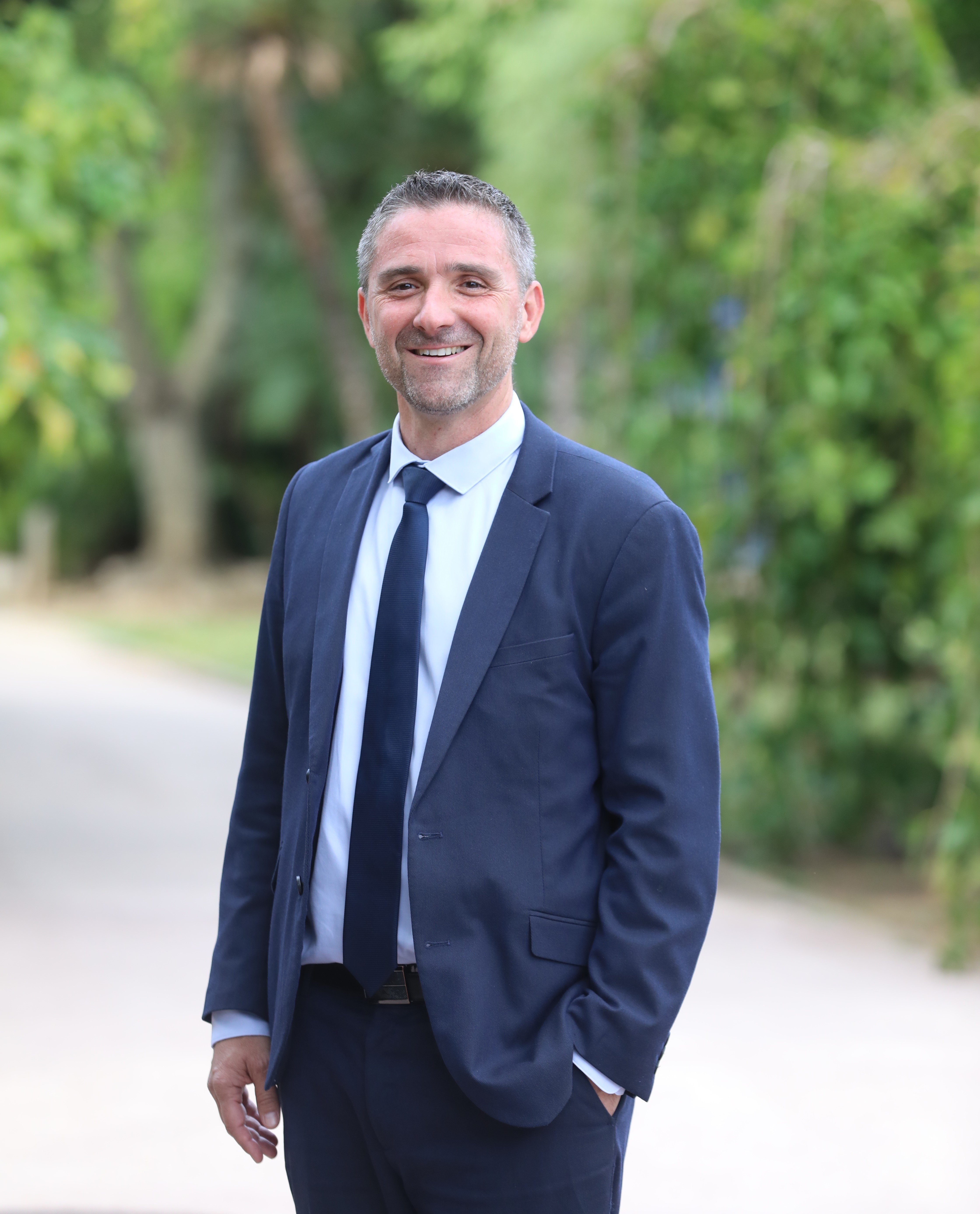 HYEXXQ900__LB_HYERES_NICOLAS MASSUCO HYERES LB (1).jpg (2.10 MB)